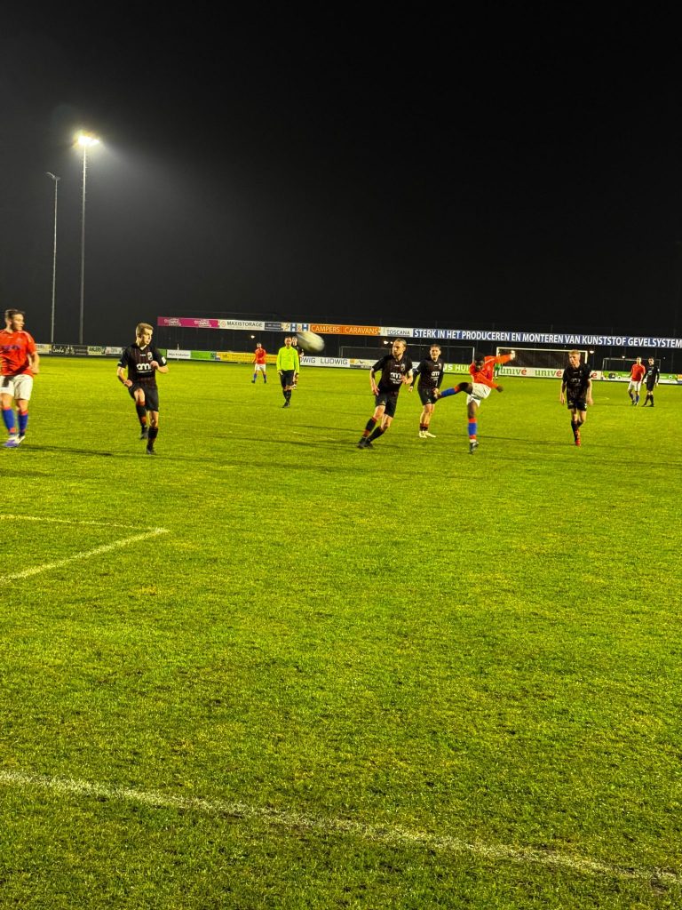 Koploper Hollanscheveld neemt horde CSVC vrij gemakkelijk